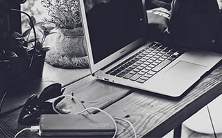 不打不相识，海米提曾头顶张玉宁染红造中超名场面